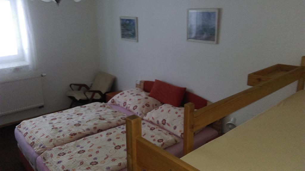 Ubytovani V Mladych Bukach Mladé Buky Exteriör bild